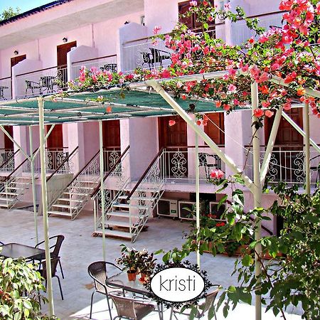 Kristi Apartment Poros  ภายนอก รูปภาพ
