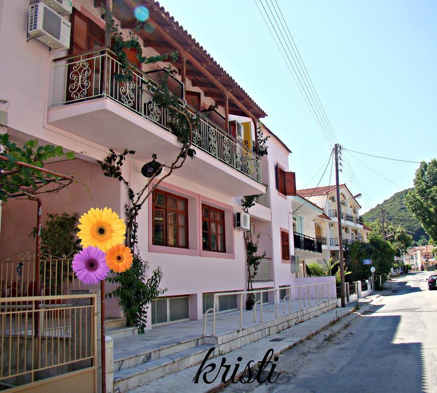 Kristi Apartment Poros  ภายนอก รูปภาพ