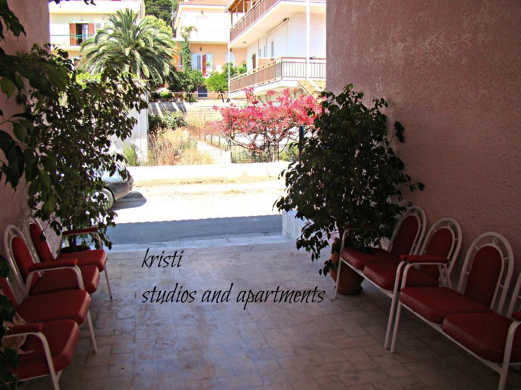 Kristi Apartment Poros  ภายนอก รูปภาพ