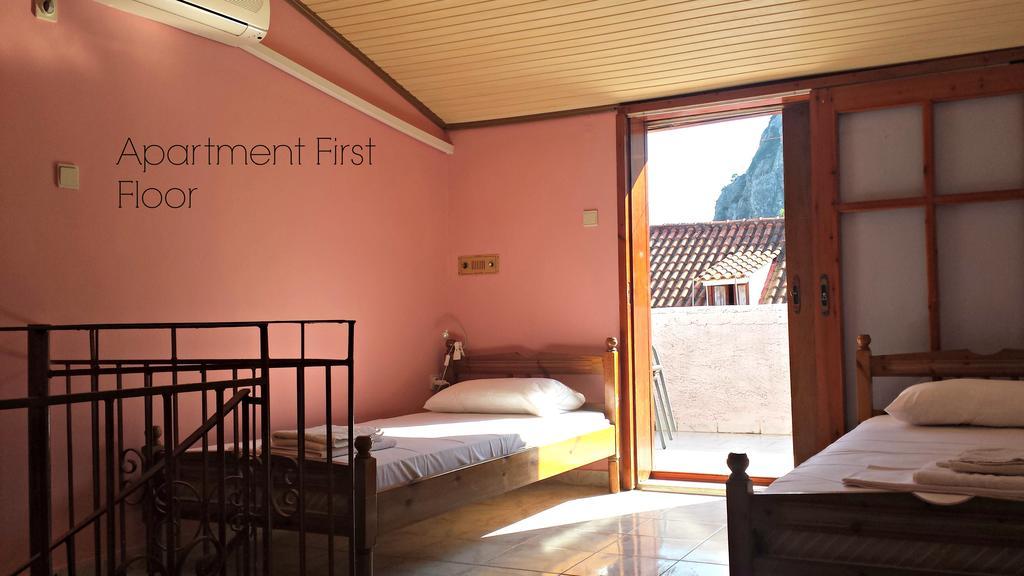 Kristi Apartment Poros  ภายนอก รูปภาพ