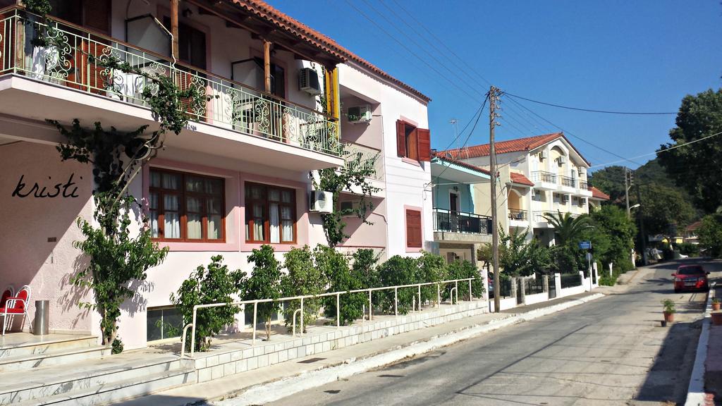 Kristi Apartment Poros  ภายนอก รูปภาพ