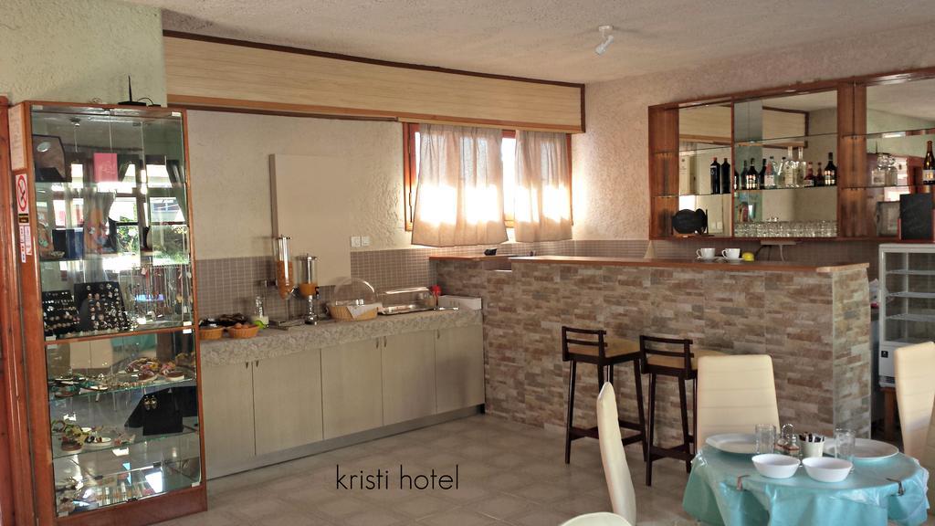 Kristi Apartment Poros  ภายนอก รูปภาพ